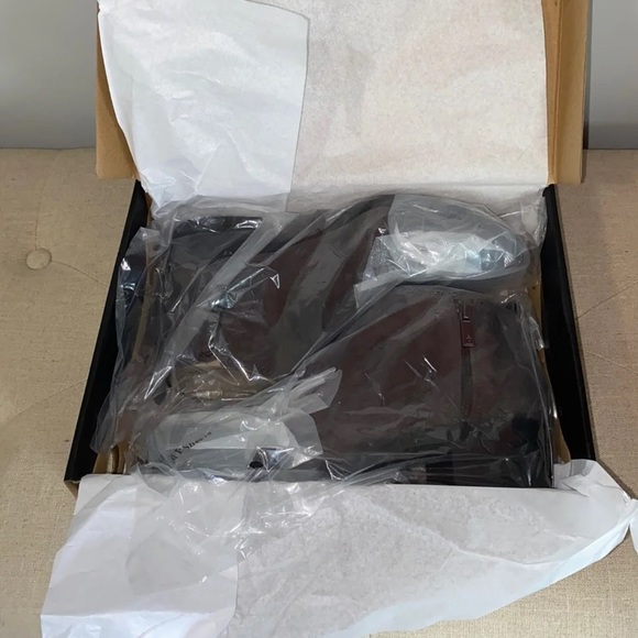 Kenneth Cole New York - Picture 2 of 3